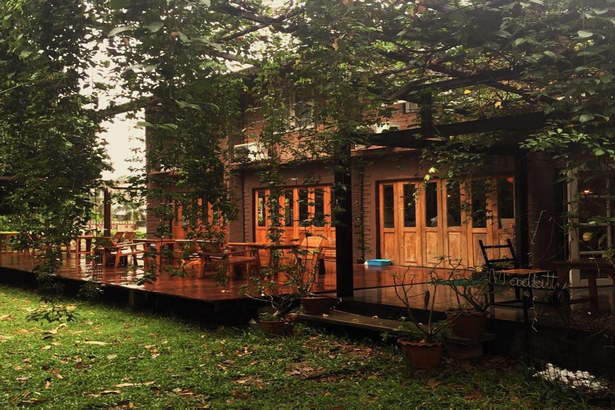 Srinual Lodge Нан Екстер'єр фото